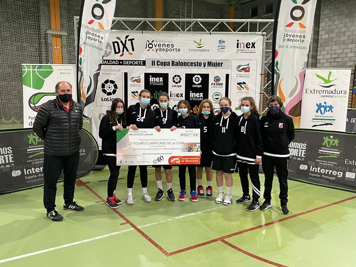FExB's tweet photo. 🏆 Finalizó la II Copa 'Baloncesto y Mujer'.

Así ha resultado la clasificación final:

1️⃣ AB Oliva 
2️⃣ EDM Jerez de los Caballeros
3️⃣ AF Hernando de Soto
4️⃣ CBA Burguillos

#DeporteResponsable

@DXTextremadura 
@FJyD 
@JuntaEx_Cultura 
@ImexJuntaEx
@LaLiga 
@extremaduraspor https://t.co/R746iTAPVj