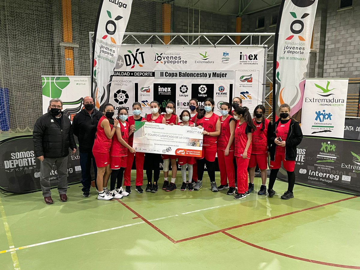 FExB's tweet photo. 🏆 Finalizó la II Copa 'Baloncesto y Mujer'.

Así ha resultado la clasificación final:

1️⃣ AB Oliva 
2️⃣ EDM Jerez de los Caballeros
3️⃣ AF Hernando de Soto
4️⃣ CBA Burguillos

#DeporteResponsable

@DXTextremadura 
@FJyD 
@JuntaEx_Cultura 
@ImexJuntaEx
@LaLiga 
@extremaduraspor https://t.co/R746iTAPVj