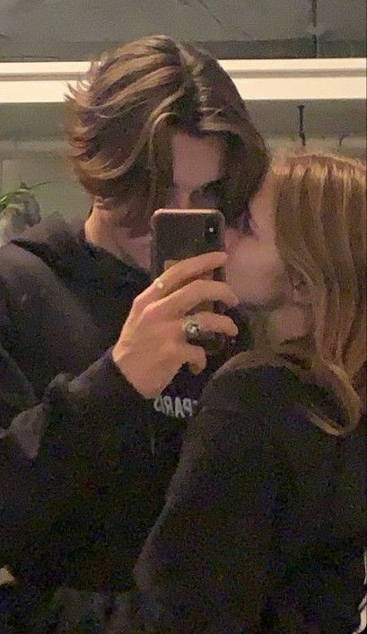 RussellEllieFA's tweet image. Podría esperarte en una y mil vidas más.
Te voy a extrañar, cariño.