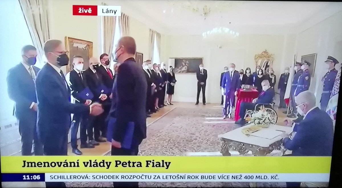 PetrJicinskyMB's tweet photo. Nový vrchní vládní legislativec je absolventem ZŠ Sokolovská v Třebíči, pak @gtr_trebic a v Brně @muni_cz.☝️

Úplně stejně jako já!😁

Co to znamená?! Vlastně nic.
Jenom jsem vám to chtěl říct...😎

Ostatně muni-strů je tam několik.👍

#historietrebicska
https://t.co/mR0TlNa1ln https://t.co/HOdNKI3UtO