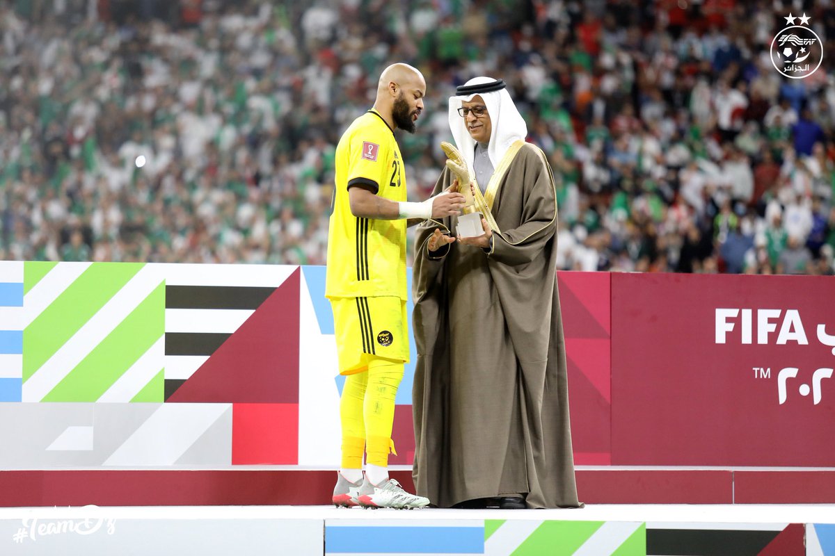 تتويجات محاريبينا خلال كأس العرب 🏆🏅
• ياسين براهيمي 
-أحسن لاعب في الدورة
-الحذاء الفضي لثاني أحسن هداف في الدورة
• يوسف بلايلي ثاني أحسن لاعب في الدورة
• رايس وهاب مبولحي أحسن حارس مرمى في الدورة
هنيئا 🎉 لأبطالنا !
#LesVerts #teamdz 🇩🇿👊🏼 #123vivalAlgérie #FIFAArabCup2021