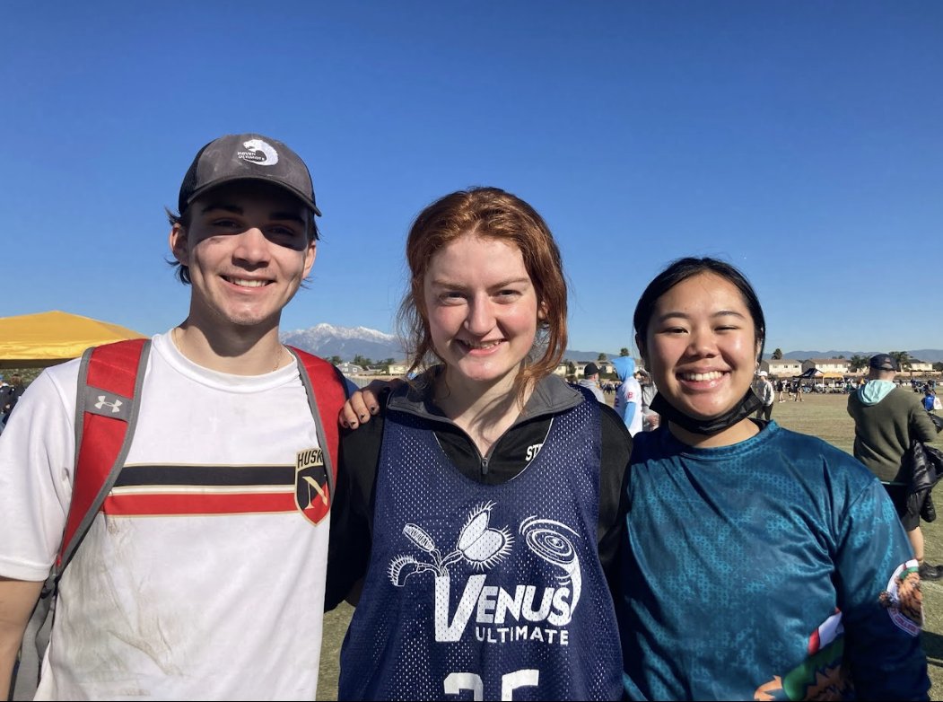 HavenUltimate's tweet photo. More #HavenUltimate alumni making waves at their first #usaucollegechamps! Peter Boerth with @NUMensUltimate and Dagny Lott and Lilian Liu with @venusultimate! #havenproud @Strath_Haven_HS 🐾🥏 https://t.co/IxVqqqCKvb