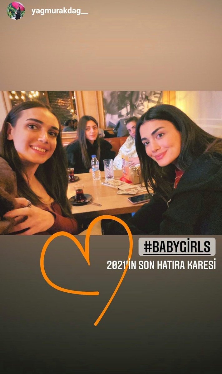 CastleVivita's tweet photo. Friends reunion 📸 [Yagmur • Sila • Özge]. #BABYGIRLS🧡 #expartners🎬 #ÖzgeYağiz https://t.co/axCnIAxp3N