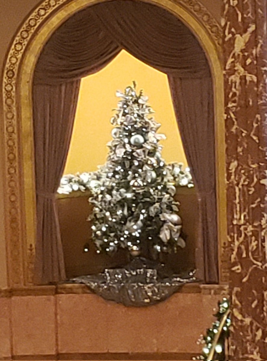 MGDziedz1's tweet photo. #TheirBack Cleveland Orchestra's Christmas concerts return to Severance! What a Holiday blessing! https://t.co/vg8vvg4QYR