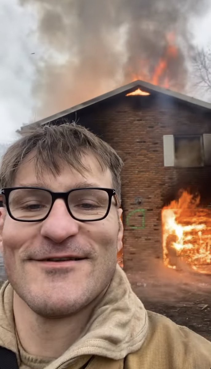 UFC_Obsessed's tweet image. Everything is fine.