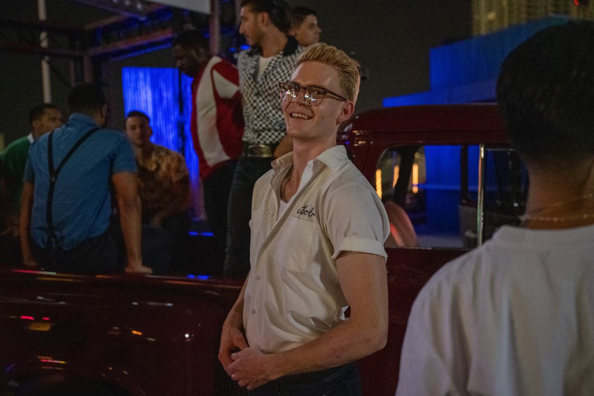 Yassssssi1018's tweet photo. Can we please take a moment to appreciate this cutie. 🥰😍 The glasses, the suite and the growth. Wish we could’ve seen more!!!🤤 #FindingMagicMike #TeamMerlin @TheReal_Merlin_ https://t.co/a6z2p85Ae0