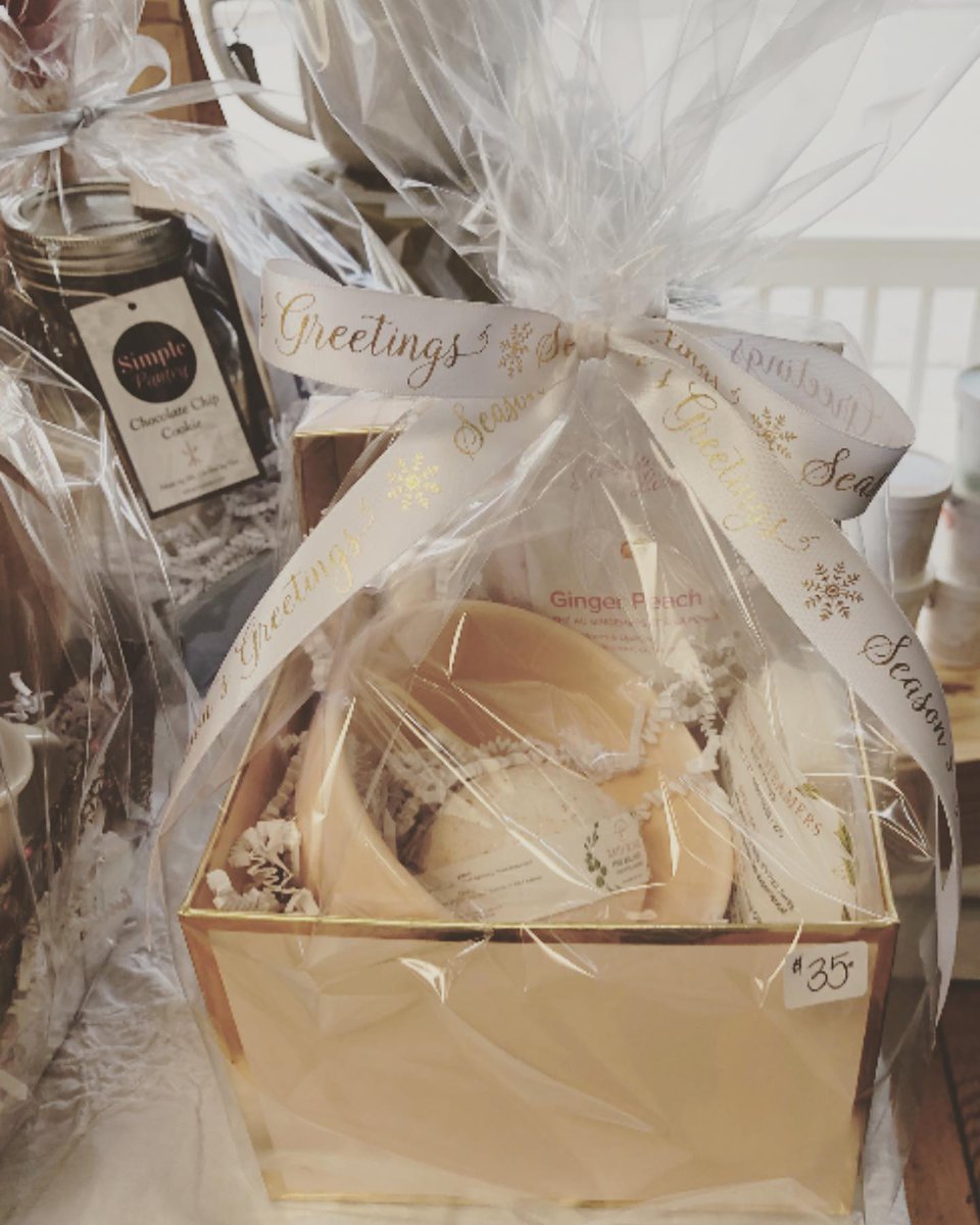 Christmas is only a week away!🎄We have lots of great gift ideas, including these beautiful gift baskets! We will be open every day next week right up until 2pm on the 24th! #ChristmasGiftIdeas #ShopLocal