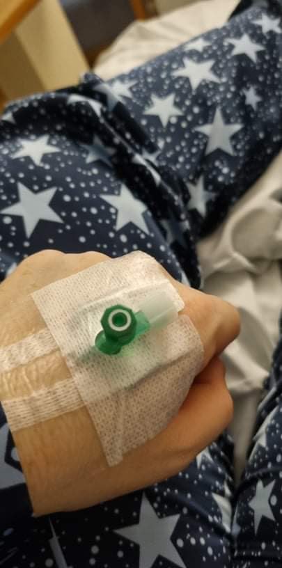 juliebry2020's tweet photo. Thank you to everyone who has taken the time to ask about Chloe .. it means a lot …I think we can both sleep sounder tonight … only one way to go now and that’s UP … she’s a trooper … 👏💞 #opday https://t.co/pD1ni07O4z