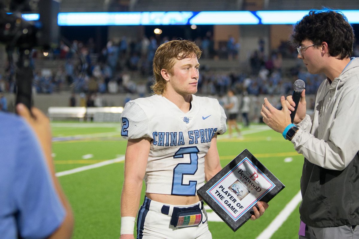 it’s no longer a question.

@majorbowden is mr. texas football.

leading china spring into the state title game without his 1,100 yard running back, bowden carried the ball a wild 34 times for 191 yards &amp; three scores to secure 16-0 &amp; a state title.

vote: texasfootball.com/mr-texas-footb…