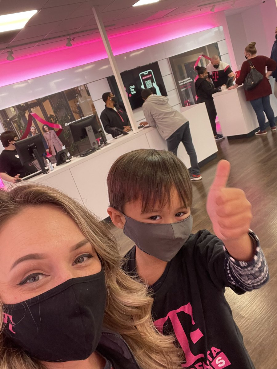 Highland drive crew is ready to get you all your last minute gifts! Swing by and see what they have to offer! #CPAreYouWithMe #PDXFlex #Top100 #BetterThanSanta <a href="/JessicaLHickman/">Jessica Hickman</a>  @LeslieJohn214 @JacksonTingley <a href="/TracyNolan_/">Tracy E. Nolan</a> <a href="/MobileOneLLC/">MobileOneLLC</a>
