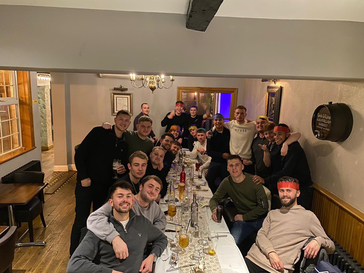 Ending the year with a 6-1 W and a few drinks 🚂 #UpTheHanwell