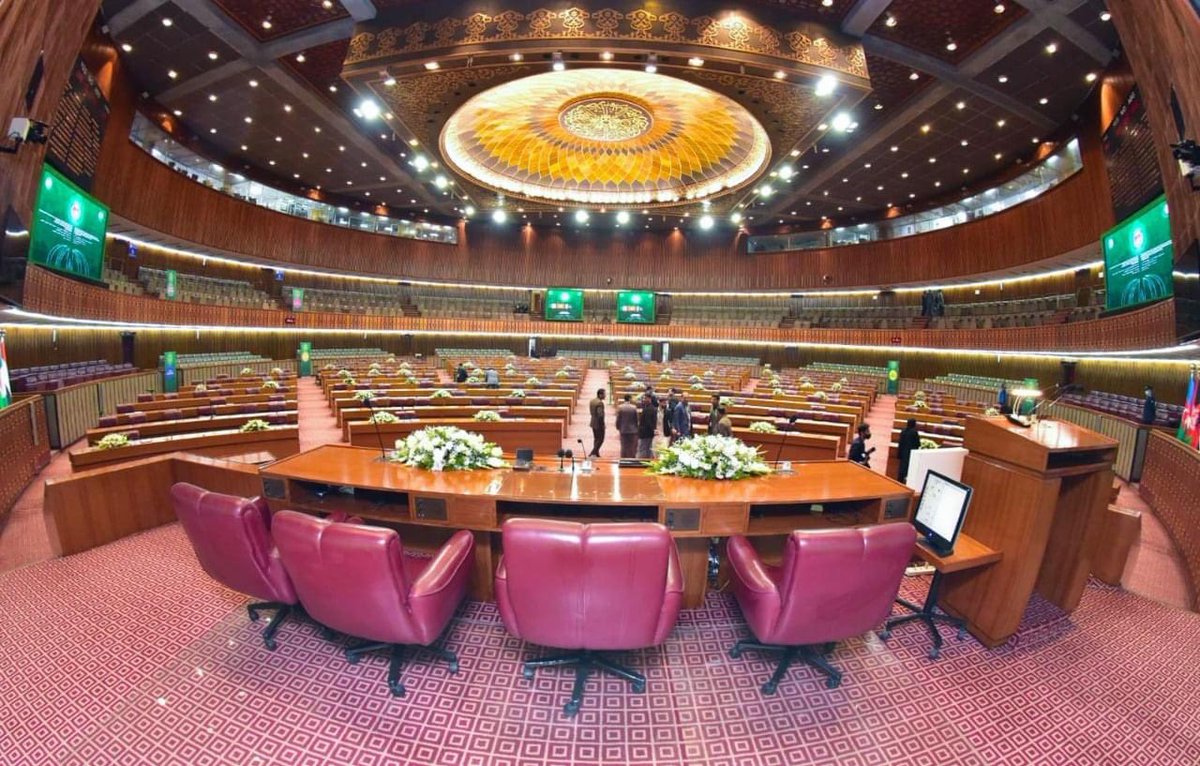 ShahabSpeaks's tweet photo. 40 سال بعد آج پاکستان پوری امت کا مرکز ہے۔ ساری دنیا ہم پر نگاہیں مرکوز کئے ہوئے ہے۔ 

ہمیں تہنا کرنے کے خواب دیکھنے والے کسی کونے مں چھپے ہاتھ مل رہے ہیں۔ یہ ہے میرا ابھرتا ہوا پاکستان! الحمد للہ

شکریہ عمران خان
شکریہ جنرل باجوہ https://t.co/mXo2JmimDb