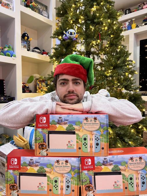 GIVING AWAY 3 ANIMAL CROSSING NINTENDO SWITCHES FOR THE HOLIDAYS 🎁🎁🎁 ALL YOU HAVE TO DO IS: ♻️ RETWEET 🤝 FOLLOW @REALMizkif 🤝 FOLLOW @OTKnetwork WINNERS WILL BE ANNOUNCED ON CHRISTMAS EVE 🎄🎅 GOOD LUCK