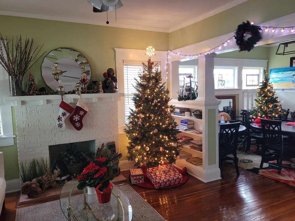 EDCNP's tweet image. It is starting to look a lot like Christmas