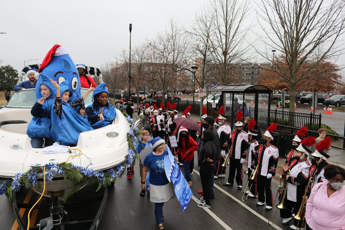 DurhamWater's tweet photo. What a day! OMG! Thank you to @dprplaymore, @TheDurhamPolice, @durhamcityfire, and everyone who paraded (organized, worked, watched, and cleaned up) today! So much fun!
#parades #WayneDrop #fun https://t.co/o3dOHHxoK1