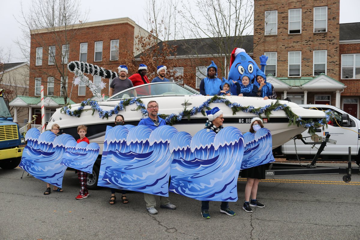 DurhamWater's tweet photo. What a day! OMG! Thank you to @dprplaymore, @TheDurhamPolice, @durhamcityfire, and everyone who paraded (organized, worked, watched, and cleaned up) today! So much fun!
#parades #WayneDrop #fun https://t.co/o3dOHHxoK1