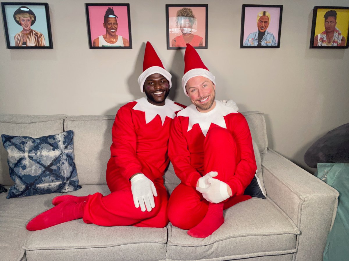 Wishing you the merriest of holidays from our shelf to yours! #elfontheshelf #MerryChristmas 🎅🏿🎅🏼