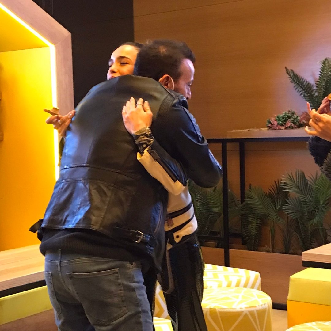 Bu sabah ne güzel bir güne uyanmışım ben böyle ya
Ay bunlar ne 🥺🥺❤️❤️❤️❤️🧡