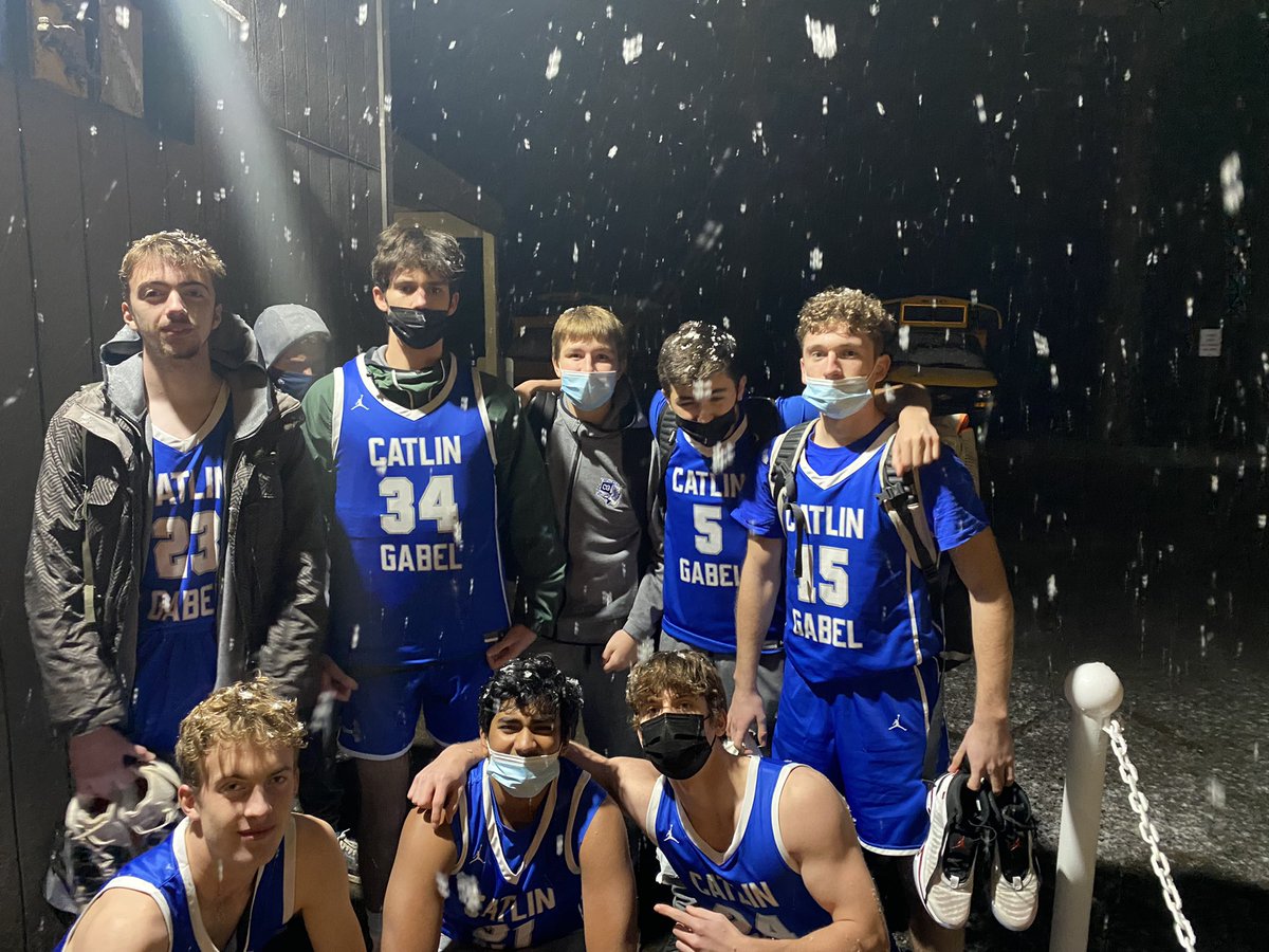 What a week of growth for us! Finished off with a win today 46-42 vs <a href="/rainierhs/">Rainier High School</a> led by <a href="/ArloMaslen/">Arlo Maslen</a> 16 points and 4 3s!!!!! Including some snow, two long road trips and a jumpstart to shake the coke bottle…@GoCGEagles <a href="/catlingabel/">Catlin Gabel School</a> #buildthenest