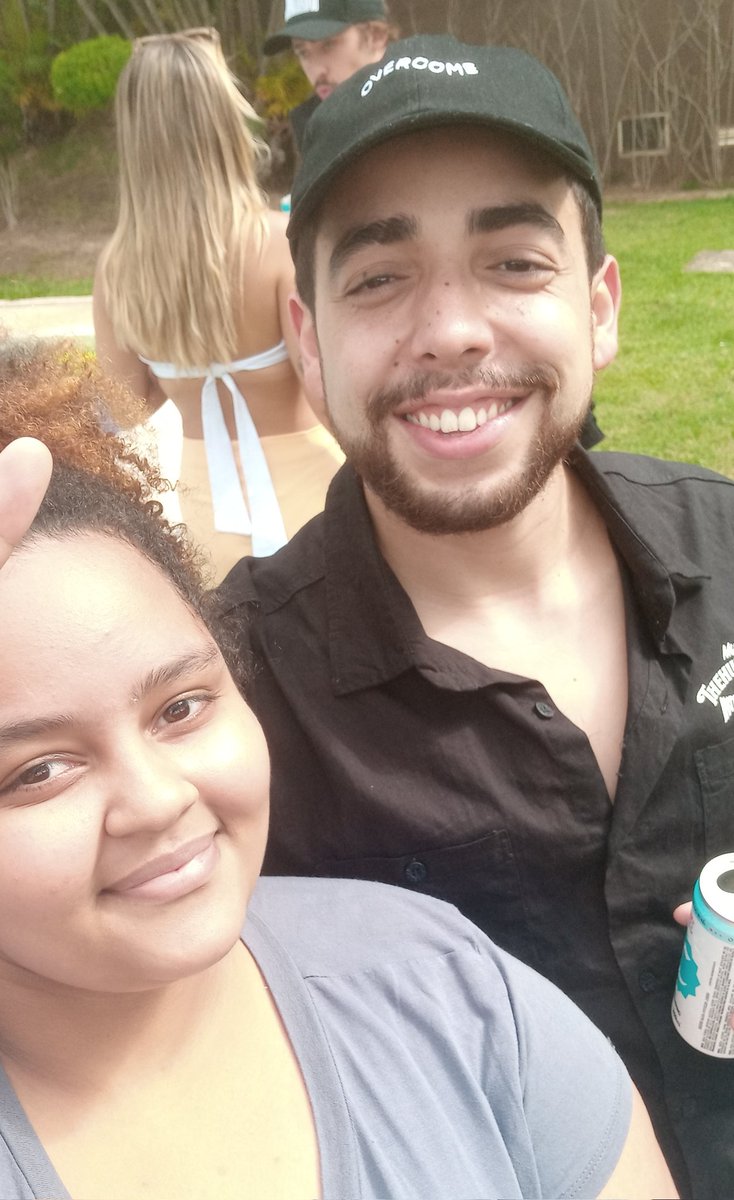 Vicktuitta's tweet photo. Hoje foi mais do que especial, obrigada @lucasmaciel, @bibisaugusto, @eugabiprado, @LisboaLidi... 
Amei conhecer vcs e hoje só tive mais certeza que vcs são fodas  

AMO VCS ❤❤❤ https://t.co/sKBCf8v4lY