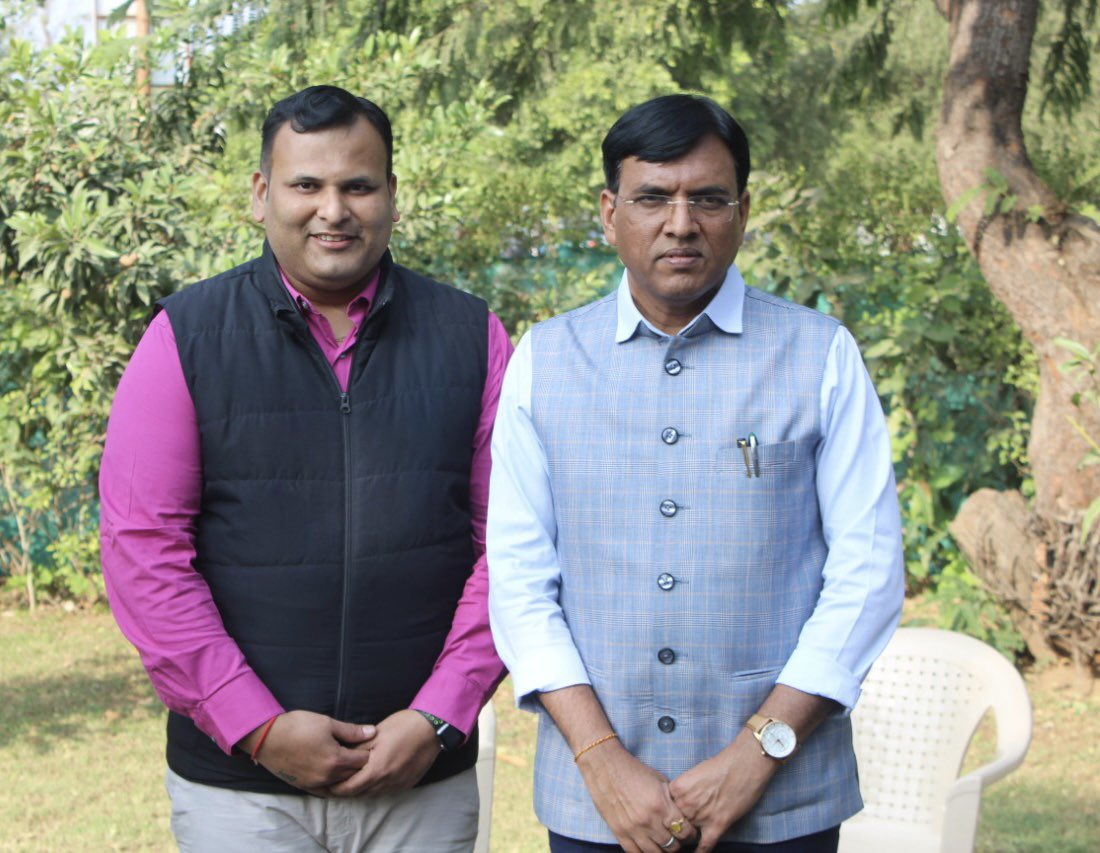 rakeshchaki's tweet photo. It was Pleasure meeting shri @mansukhmandviya ji
Union Minister of Health ,family Welfare ,Chemicals Fertilisers at His Residence at Gandhinagar Yday. In a length Discussed about #generic medicines, Pharmaceutical manufacturing with R&D innovation.
#vgss2022
#VibrantGujarat https://t.co/Us2VBizsCk
