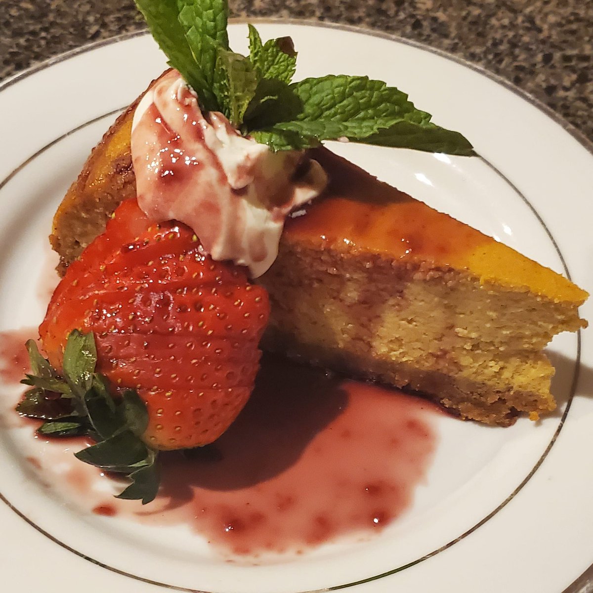 ChefIrie's tweet photo. This is how we finish the night. Pumpkin cheesecake with nutmeg Chantilly and Sorrel syrup, strawberry and mint garnish. #PrivateChef #chefirie #bookchefirie #pumpkincheesecake #Sorrel #sorrelsyrup https://t.co/JBMlLhaK0f