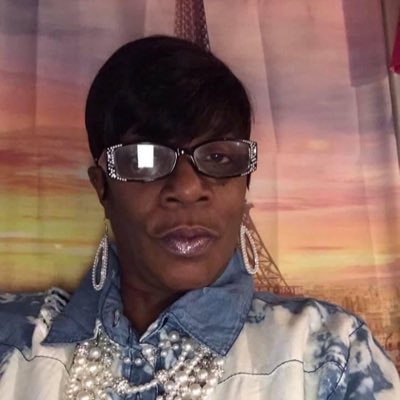 glammomsbling's tweet photo. #NewProfilePic https://t.co/QfkiZYo0RX
