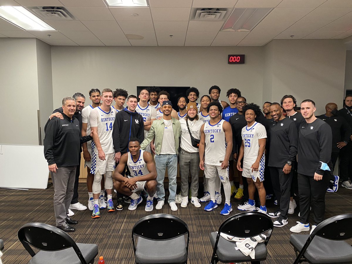 CoachCalArk's tweet photo. Great team win tonight! 

Loved having @mookiebetts and my cousin @TjFriedl1 here with us. They talked to the team after the game about selflessness and the importance of being your brother’s keeper! #LaFamilia https://t.co/rextWEr9CU