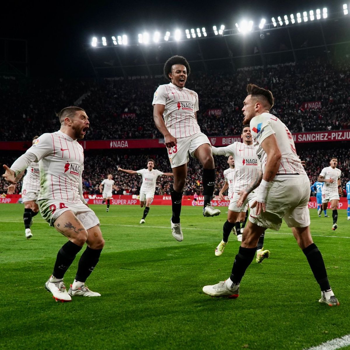 📸 𝗘 𝗤 𝗨 𝗜 𝗣 𝗢 🤍❤️

#SevillaFCAtleti #WeareSevilla #NuncaTeRindas