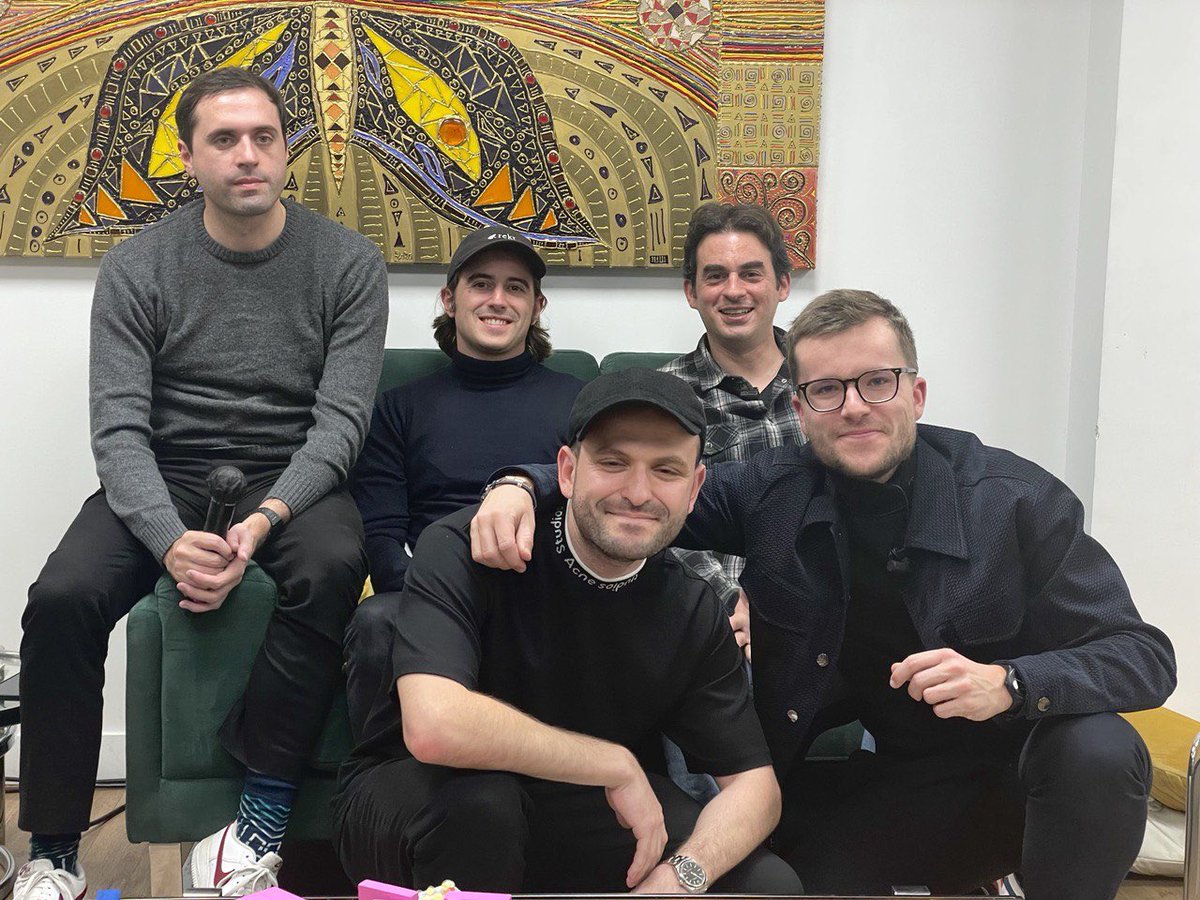 bneiluj's tweet image. Merci pour le live #FutureOfFrance en direct de Paris 🇫🇷 
Comme promis, like + retweet pour participer au giveway: 1000 euros de Angle + un chouette dîner avec moi 👀 
@lemiscate @ManuRedPills @Cryptosamee @ValCryptoast @CryptoMatrix2