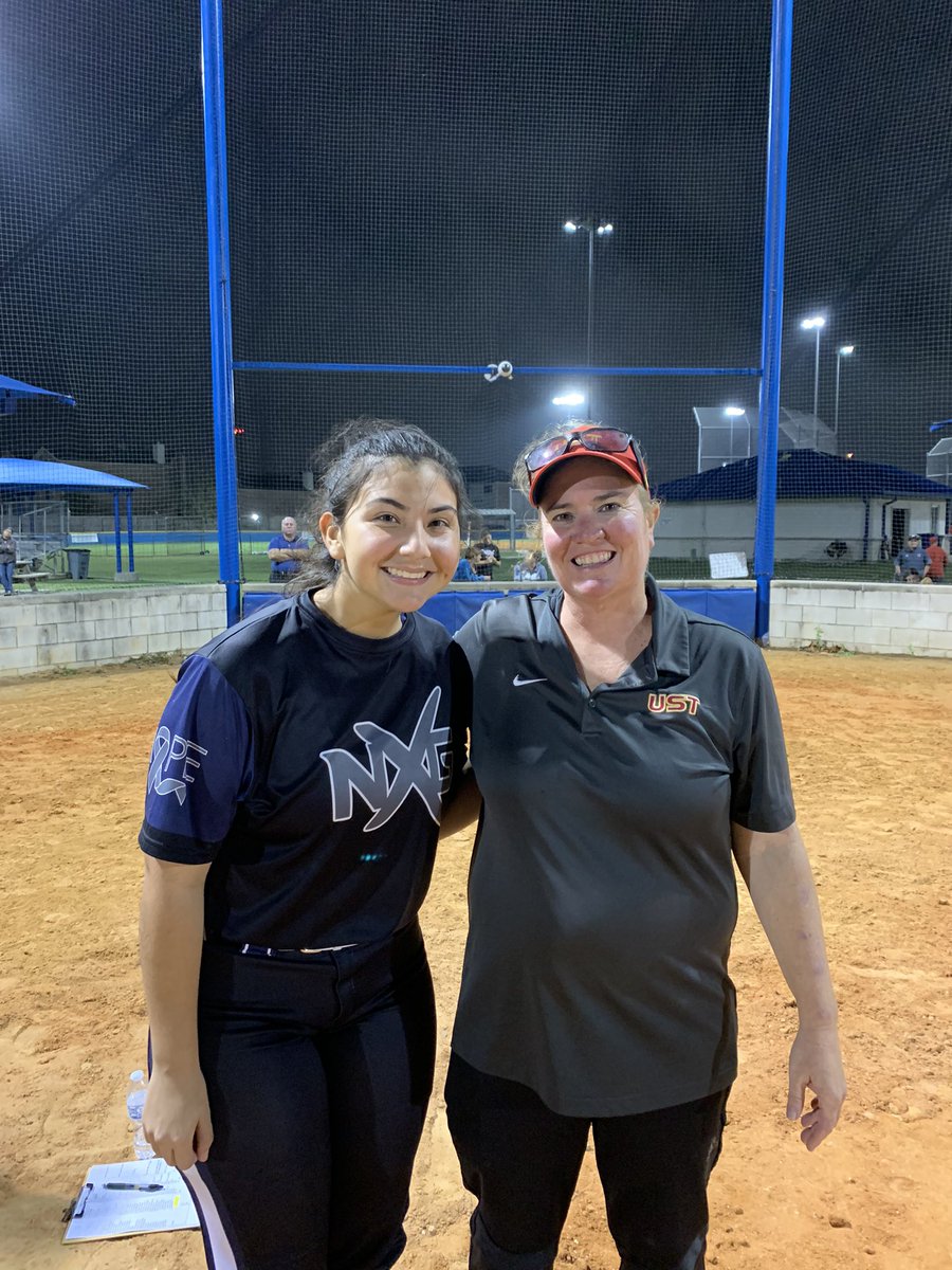 christinahs11's tweet photo. had so much fun at the UST softball camp, it was a great experience! @froknows9 @USTCeltsSB https://t.co/WzByqPI5g2