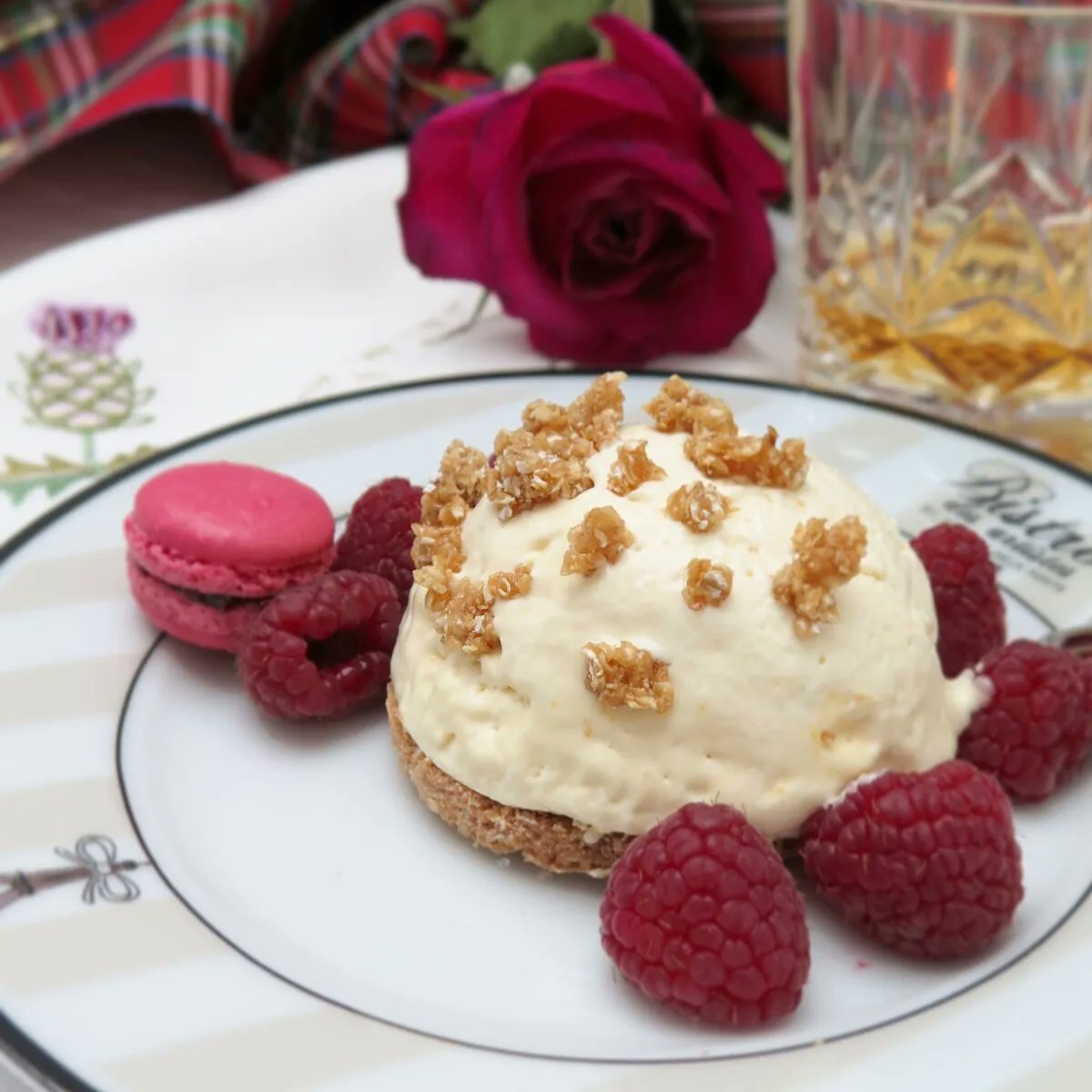 Jill_Colonna's tweet photo. Where Scotland meets France for dessert! Cranachan Parfait, a classic Scottish dessert given a French touch as honeycomb Whisky iced parfaits with oat praline on shortbread with raspberries. Have you tried this recipe yet? https://t.co/qvnid8haX4
#honeyicecream #raspberrydessert https://t.co/2us6EHmKur