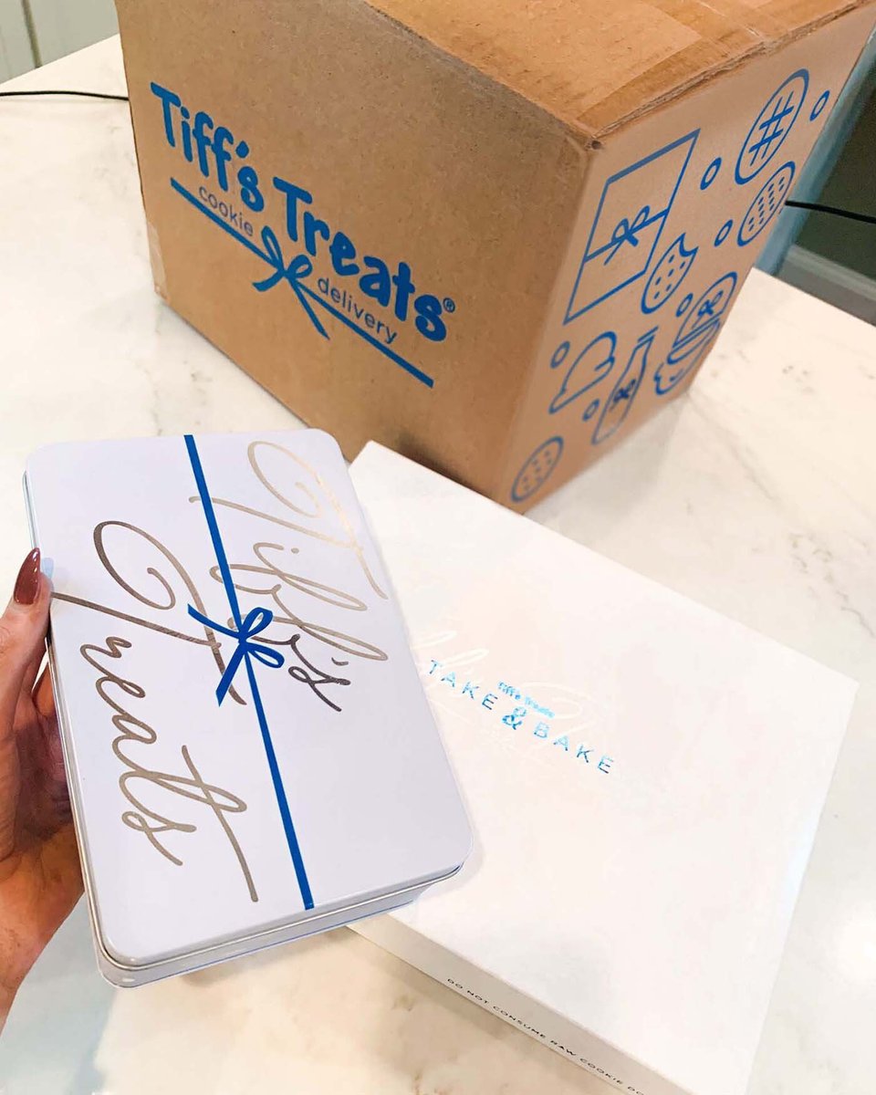tiffstreats's tweet photo. Itβs #NationalBakeCookiesDay! πͺ Ship a taste of Tiffβs Treats to your cookie loving friends & family outside of our delivery zones to bake our chocolate chip cookies at home this holiday season! π https://t.co/cIrc8Aes7Q #TiffsTreats #ShipTiffs #Cookies https://t.co/GbavMFSnBy