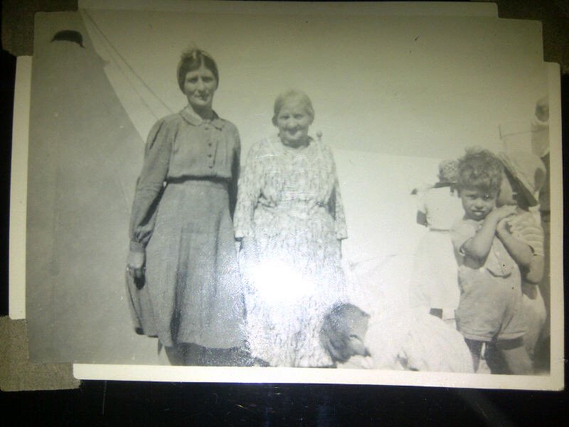 @dougieoakes @PeterHerring 1950s pic taken before Removals at Froggy beach near where they lived. Lizzie, Sophie and Sophie’s grandsons Reggie & Harold Muller. Their tent on the beach (pictured) was gifted to the Mullers by the Royal British Navy for supplying the Naval base with fish during the war.