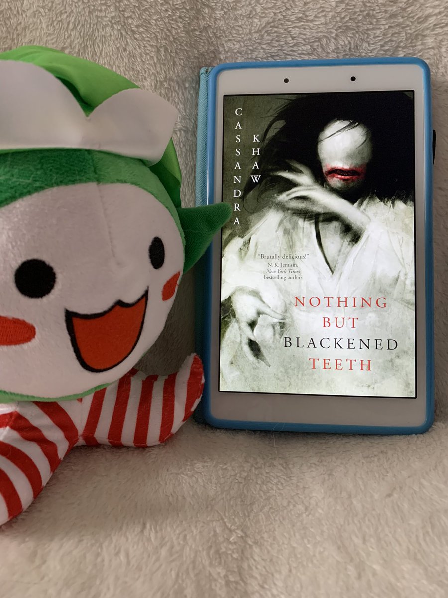 In the mood for something spooky 
#NothingButBlackenedTeeth #CassandraKhaw #BookTwitter #Bookworm 📖🐛