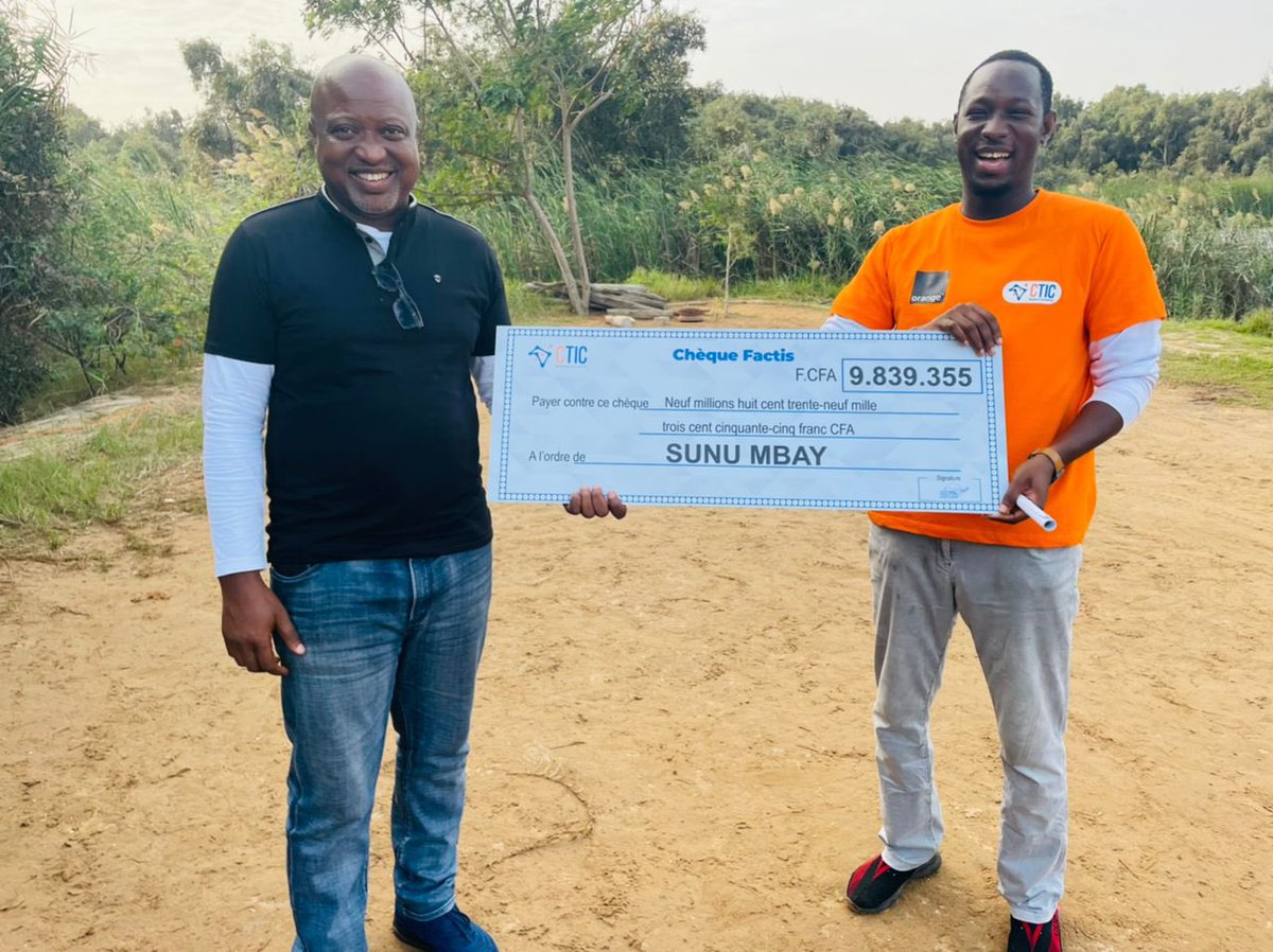 cticdakar's tweet photo. #TeamBuilding2021 CTIC Family - remise des chèques à #Jokko_Pro - @KoriPass - #ma_petite_robe_en_wax et @SunuMbay - bénéficiaires des fonds d’amorçage d’Afric'innov et de développement #Jambar_Tech_Invest / Covid-19.
#CTICFamily #funds #growth @GroupeSonatel @orange #TB2021 https://t.co/fYEd2jsbCs