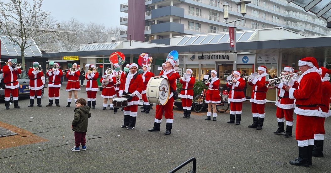 MACentertainm's tweet image. Ook in de Hesseplaats in Rotterdam waren wij met ons huisorkest te gast samen met onze partner @marboevents