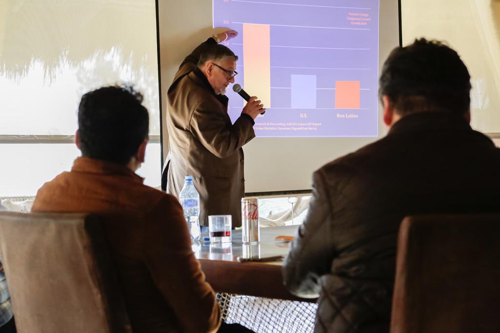 marioriestra's tweet photo. Un privilegio escuchar al doctor @DavidHayesBauti quien nos presentó los más recientes datos sobre la aportación del PIB Latino en EEUU 🇺🇸. La riqueza que generan los latinos es equivalente a la 7a economía del mundo, similar a la riqueza de Francia 🇫🇷. https://t.co/3btYAiT8A1