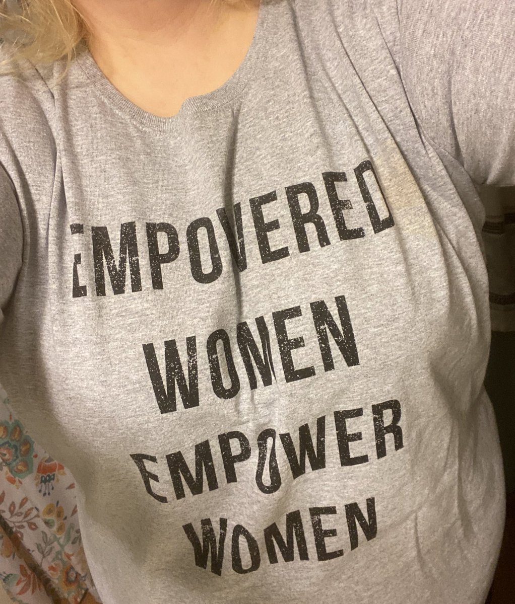 C8K3x's tweet photo. #derbytwitter if you’ve ever participated in a #SecretSanta I have to say it is amazing and I loved it. I wanna #GiveThanks to #Parsecs Deadly Rival #RollerDerby ‘s Han So-Low (#12) 

I love this shirt! #WomenInSport https://t.co/9dNq8AQw8Q