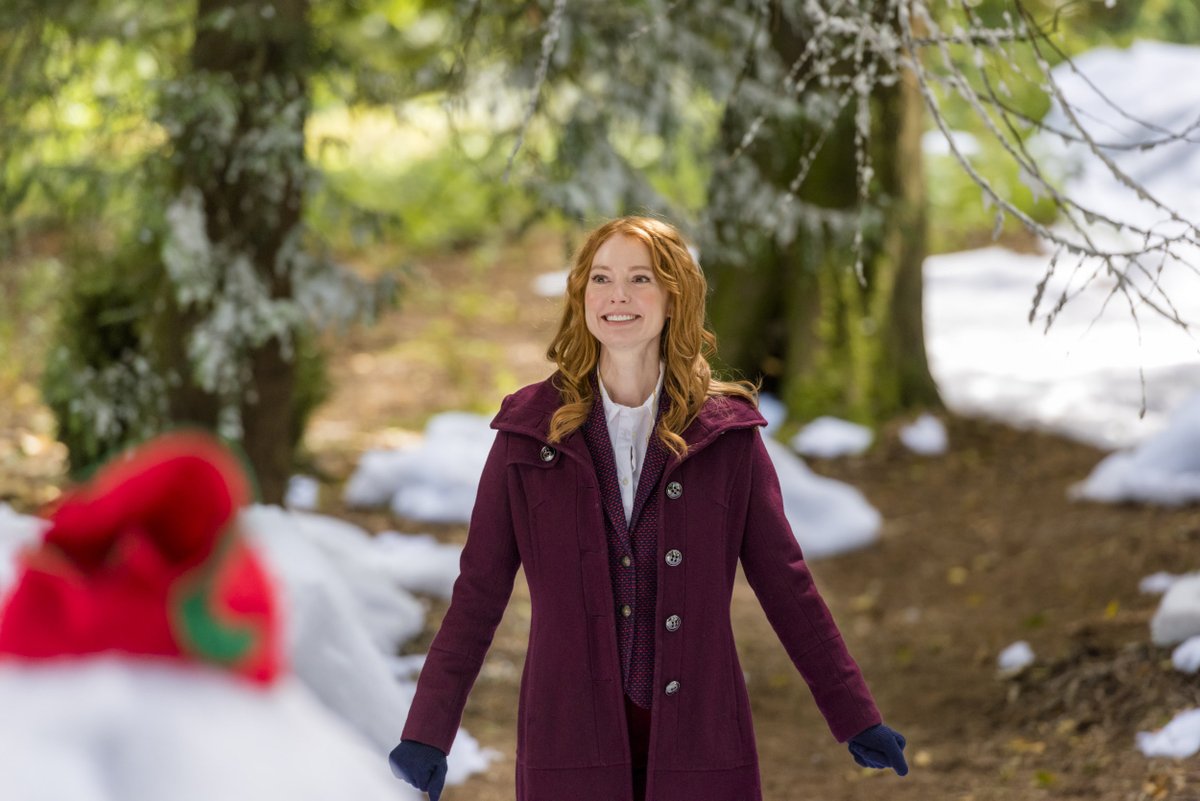 FilmDude's tweet photo. THE MISTLETOE INN 4★ charming in a slightly awkward way | @hallmarkchannel https://t.co/oPTL3gg2rT #MovieReviews #TheMistletoeInn https://t.co/P4kDCvqIHx