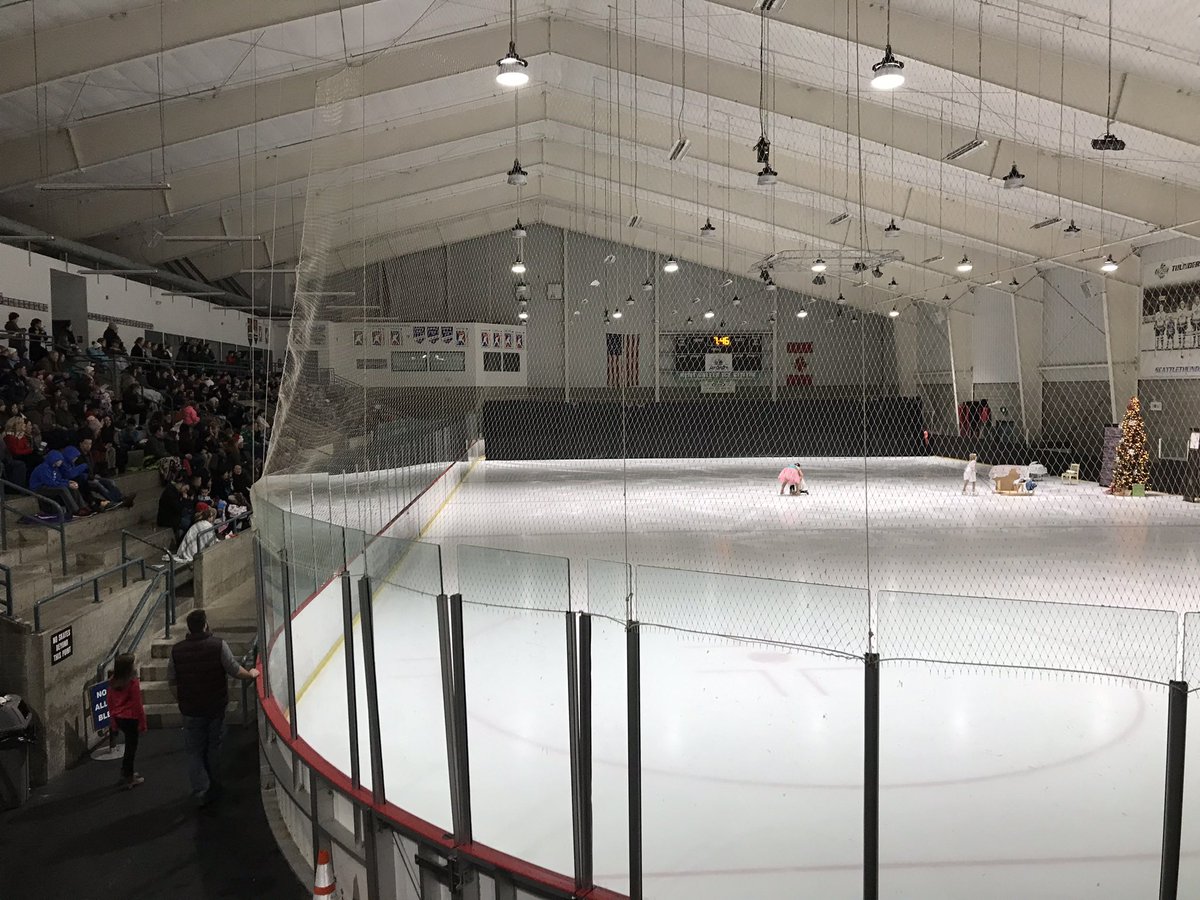 Kent_Valley_Ice's tweet photo. The Blades on Ice Holiday Show is tomorrow and it’s not too late to get your tickets! Show starts at 5:45pm. Purchase your tickets to attend the event here - https://t.co/tIsh9Wia6n https://t.co/l1rBJ61ysr