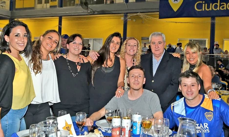 cnavarroarq's tweet photo. Es con los socios y las socias.
💙💛💙 https://t.co/d6Ff4rHRjE