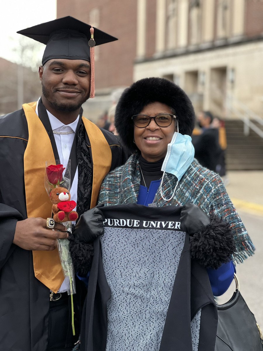 therealjmoney2x's tweet photo. Young King 🤴 you did something you can forever be proud of 💯🖤 without the most high and the amazing support system l don’t think it was possible! Always bet on yourself 💯 Forever a boilermaker 🚂🖤 #WhyNotYou#BoilerUp https://t.co/59Pv8gyIBy