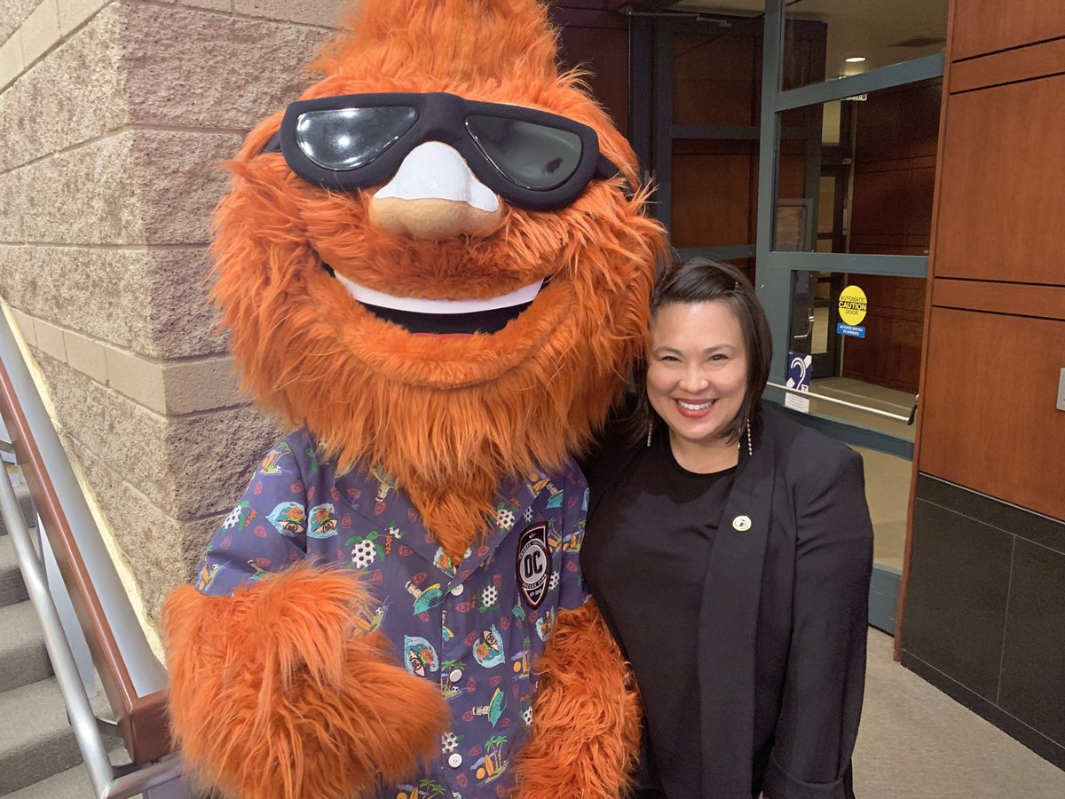 tammykimOC's tweet photo. During our last city council meeting we celebrated the Orange County Soccer Club being crowned the 2021 United Soccer League winners! Congratulations and I wish you continued success next season! 

#irvine #WeAreIrvine #ocsc #Gnarly #soccerlife #soccer #celebrateIrvine https://t.co/bzXKJ6LTG1
