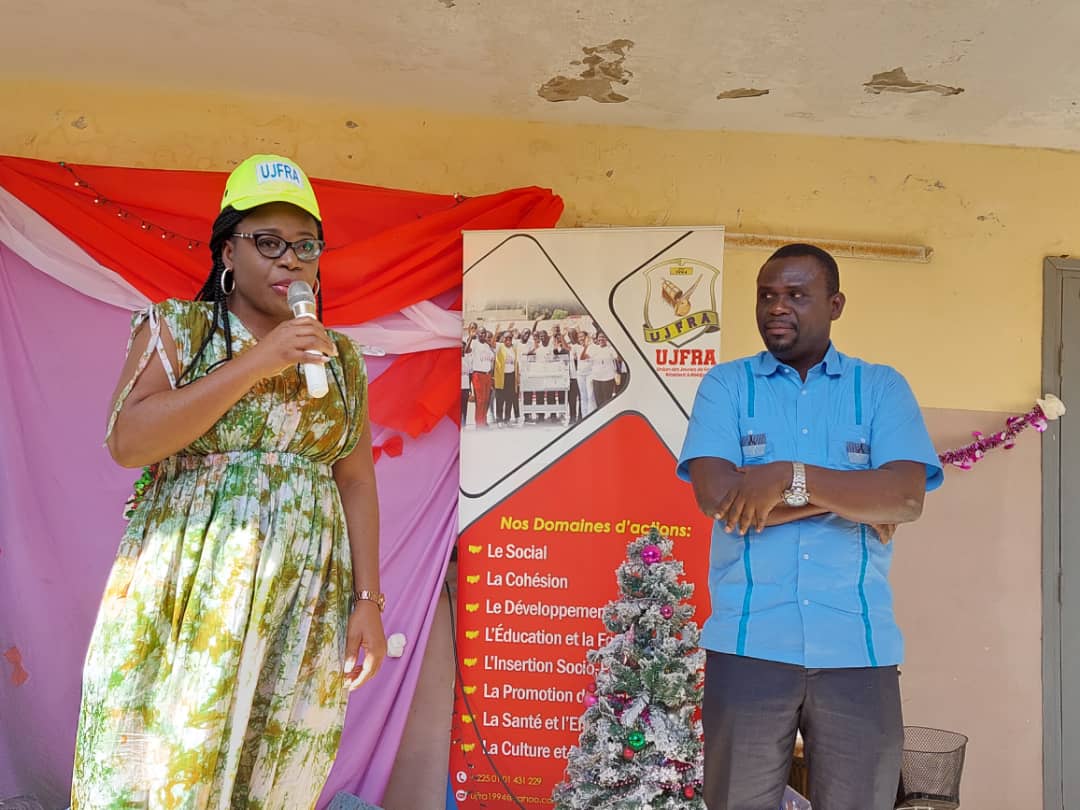 UjfraA's tweet photo. L'UJFRA offre des cadeaux aux pensionnaires de l'institut medico-éducatif Yiriguegnon de Ferké à l'occasion d'un arbre de Noël 🎄. @FatouYEO @GNINEFERE @djibrilsilue
@GKS_TV @pekouho @KOULEBAGUIDJOU @ONG_la_VIE
Plus de détails https://t.co/puY0FBo5Qn https://t.co/6oEY2JGYal