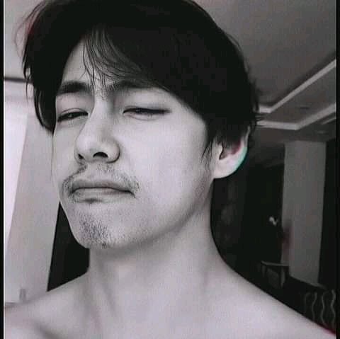 sofi_abdcdef's tweet photo. #TAEHYUNG 

TAE CON BARBA MI PERDICIÓN 😭 https://t.co/AVyMKRbWJH