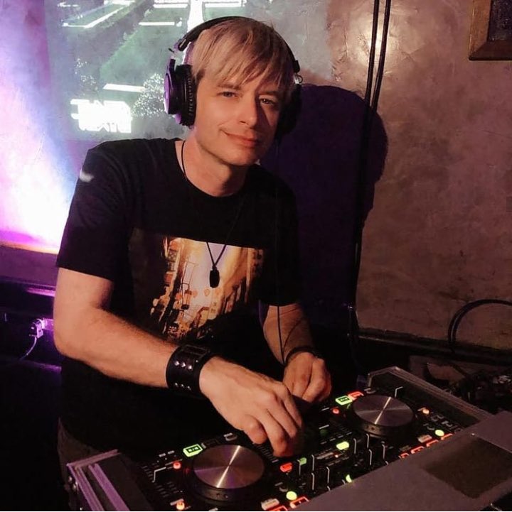JPExpoUSA's tweet photo. .@GregHignight is a #LA-based #DJ and co-founder of music collective @TuneInTokyoClub Tokyo. He specializes in #JPop, #CityPop, and more.
Spend #NewYearsEve listening to his mixes at the #JACCC Plaza in #LittleTokyo at 12PM. To learn more, go to: https://t.co/7fjgFyNEcR. https://t.co/Ysi2tCuFGA