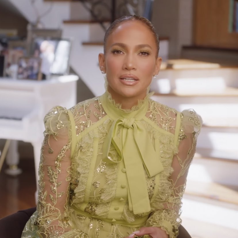 jloismylover's tweet photo. jlo’s beauty is out of this world https://t.co/5FpmQhvsga