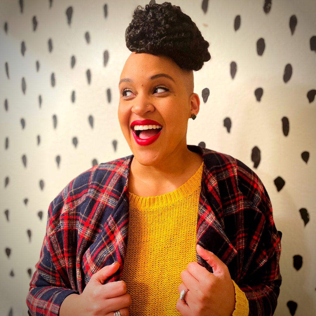 Ya girl’s gonna be featured on <a href="/NPRWeekend/">Weekend Edition</a>  TOMORROW (Sunday) on <a href="/NPR/">NPR</a>! Tune in!! 📻🎄

Weekend Edition airs 6am-9am (PST) and you can listen on your local public radio station or online. 
Link to listen online here: loom.ly/NnQjTks
 
#PublicRadio #NPR #WeekendEdition