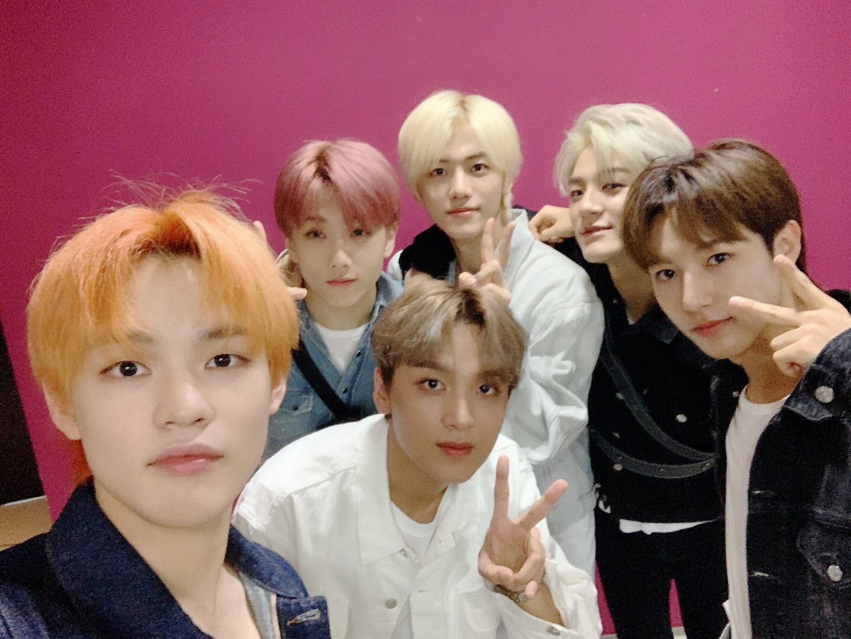 BOOMDTWT's tweet photo. Vinimos a acompañar a #Alya_InJapan para poder disfrutar de este gran #Alya_FanMeeting, ¿nosotros? Más que felices de estar aquí and maybe we’ll take #Alya_WithUs para celebrar, ¡muchísima suerte! 

⠀⠀=͟͟͞͞ 🏴‍☠️ ﹟𝐁𝐎𝐎𝐌 𝐃 https://t.co/PrVzZXym64